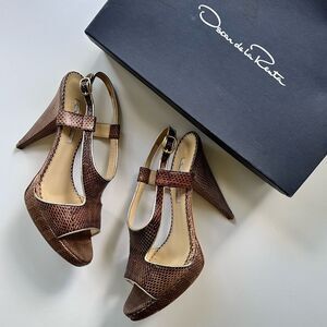 Runway Oscar de la Renta Snakeskin Platform Sandals w/ Gold Metallic Piping 38 8